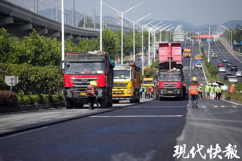 迎热而上,高温天里南京公路养护忙