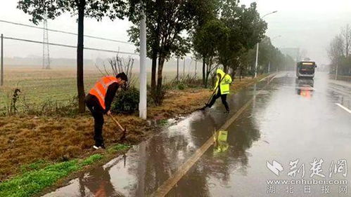 赤壁交投集团掀起春季公路养护热潮