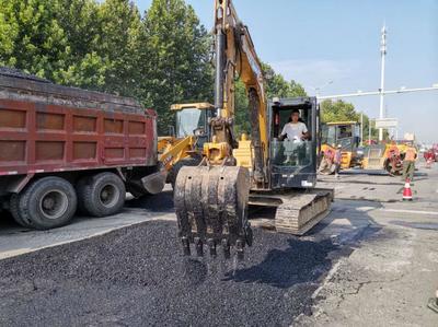 纠“四风”办实事 临颍县公路养护中心勇当交通环境“先行军”