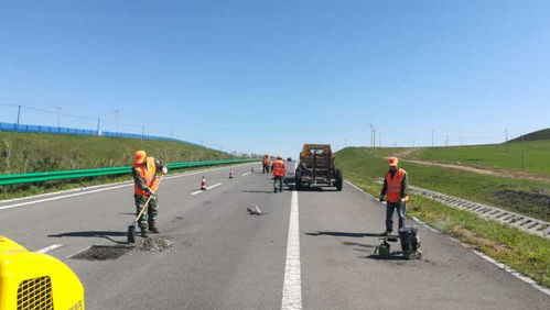 呼伦贝尔市公路管理局养护工程处秋季公路养护精细化大作战